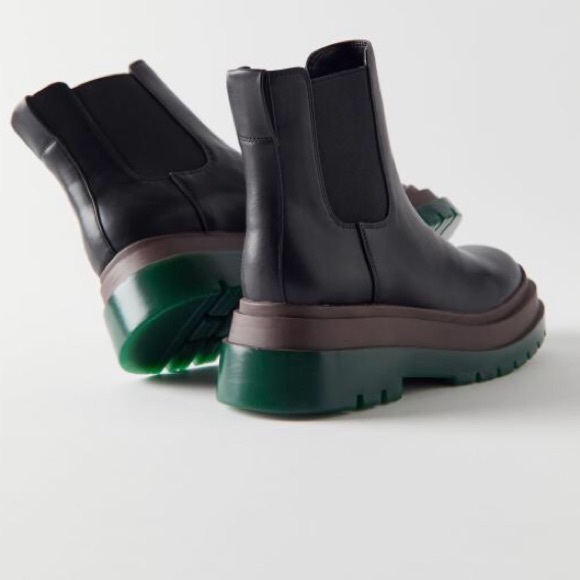 UO Betty Treaded Chelsea Boot - Picture 2 of 8